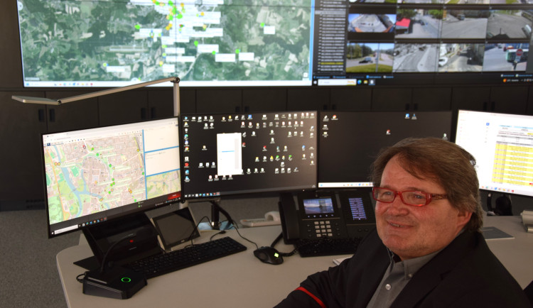 Před 33 lety se do Budějovic vrátily trolejbusy. První z nich řídil Jan Kučera