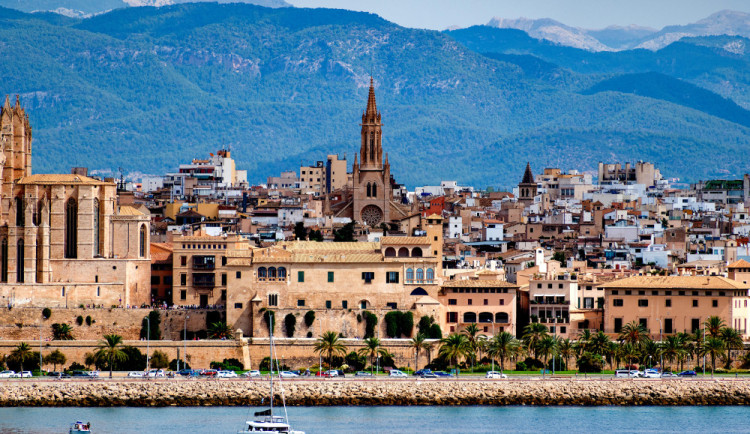 Hledáte dokonalou letní dovolenou? Tahle místa byste letos určitě neměli minout