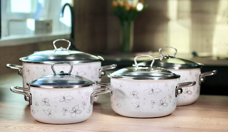 Žádné retro. Smaltované nádobí má velkou řadu výhod