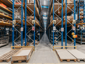 Výrobní závod v Nišovicích (dnes už Vertiv) letos oslaví 30 let na trhu. Výroba na jihu Čech je třetí největší v celé Evropě