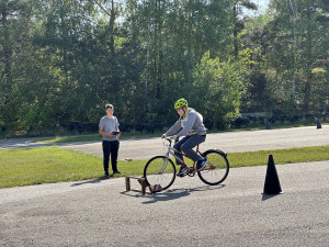 Děti se utkaly v soutěži mladých cyklistů. Prověřilo je dopravní hřiště nebo pravidla provozu