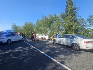 Vážná dopravní nehoda tří aut zablokovala dálnici D3 ve směru na Prahu, začínají se tvořit dlouhé kolony