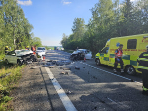 Vážná dopravní nehoda tří aut zablokovala dálnici D3 ve směru na Prahu, začínají se tvořit dlouhé kolony