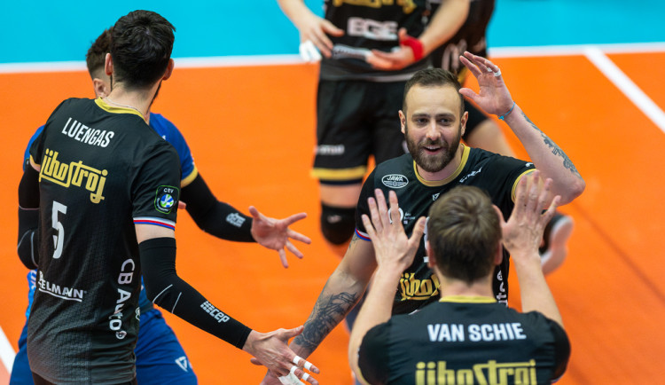 dan.kubat14@gmail.com +420774407608