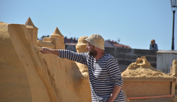 V Písku představí nové sochy z písku, letos se jejich tvůrci inspirovali příběhem voroplavby