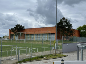 Sportovní halu v Třeboni čeká nákladná rekonstrukce, nyní si můžete historickou stavbu naposledy prohlédnou