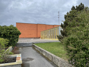 Sportovní halu v Třeboni čeká nákladná rekonstrukce, nyní si můžete historickou stavbu naposledy prohlédnou