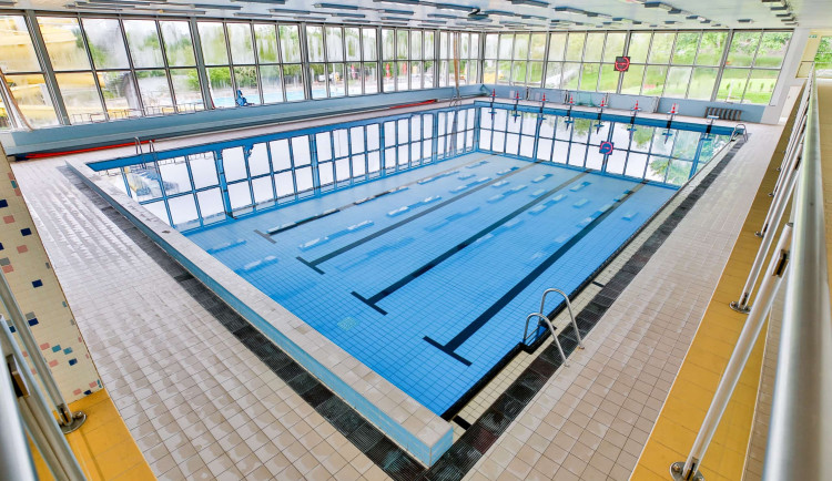 Tábor připravuje kompenzaci pro sportovce kvůli uzavření krytého bazénu