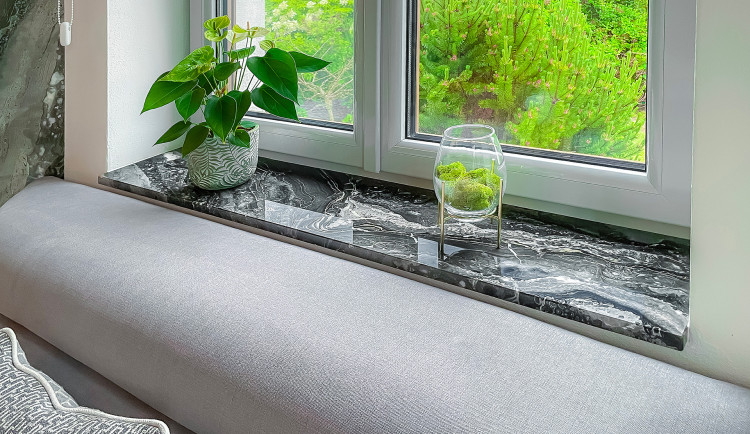 Vnitřní parapet z přírodního kamene – exkluzivní mramor Arabescato Grigio, zakázka na míru (Zdroj: Kamenictví TONE OF STONE)