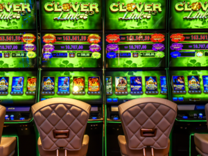 Společnost APEX vyrábí výherní automaty, které exportuje do kasin v 72 zemích celého světa