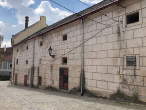 Jindřichův Hradec zachraňuje památky. Objekt pivovaru si převzal zhotovitel, v provozu by měl být od roku 2026