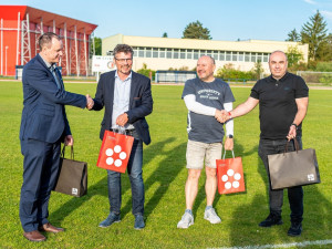 Týden, který patřil univerzitním derby: VŠTE se utkala s JU ve florbalu a fotbalu