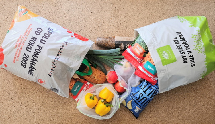V Globusu lze nakoupit do nové ekologické tašky, která podporuje Konto Bariéry
