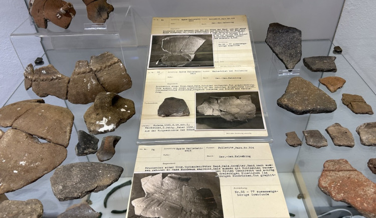 Vzpomínky z deníku vojáka, zákopy z roku 1938. Výstava představuje neznámou historii vojenského újezdu Boletice