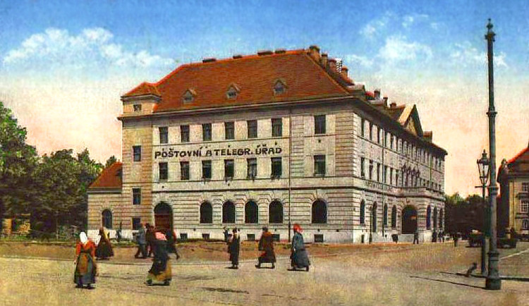 DRBNA HISTORIČKA: V poštovní stáji čekalo na rozvoz zásilek až 50 koní, jezdili až do Rakouska