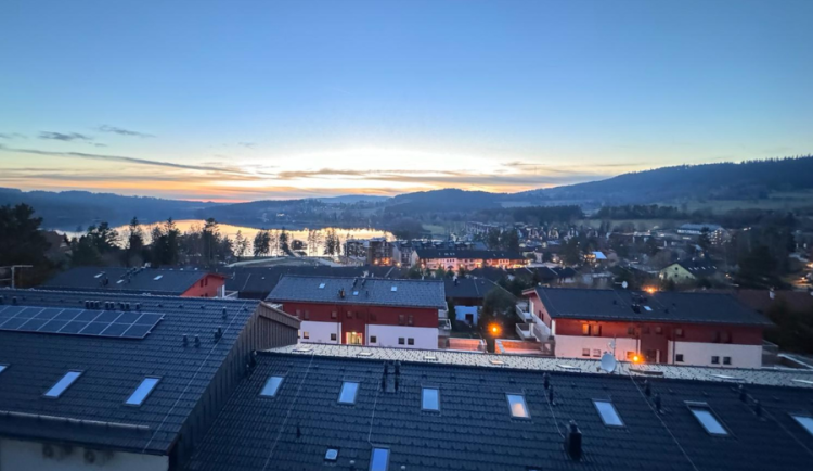 Lipno láká na aktivní dovolenou v apartmánech s vlastní flotilou plachetnic