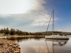 Lipno láká na aktivní dovolenou v apartmánech s vlastní flotilou plachetnic