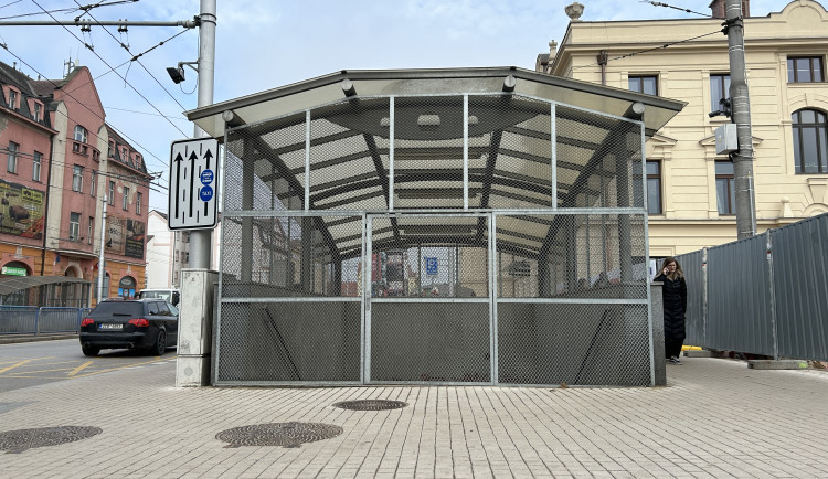 Město postupně zruší vstupy do podchodu u nádraží. Silnici pak nejspíš vyztuží