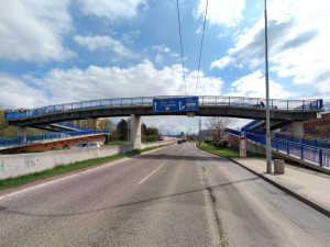 Lávku na Vltavě-střed čeká přes léto rekonstrukce, dočasně ji nahradí poptávkový přechod