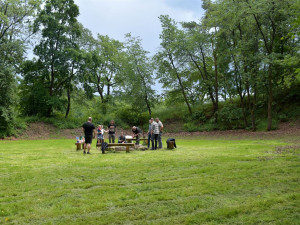 Bývalý lom přetvořili v Písku na veřejné ohniště, láká na pikniky i opékání špekáčků
