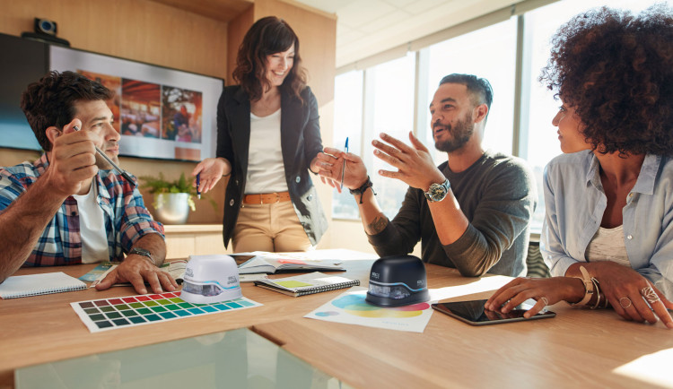 Svobodný život za zdmi korporátu nemusí být sci-fi