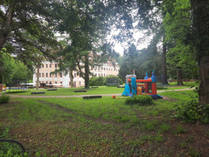 Týraná zvířata i dráha pro čtyřkolky. Kulturní památku mění bez povolení na zábavní park, úřady jsou bezmocné