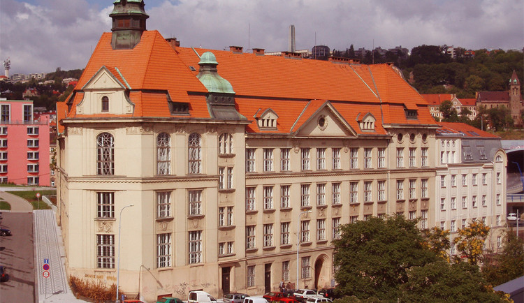 Pražské školy dostanou od města příspěvky na zvýšení kapacit. V plánu je rozdělit skoro 800 milionů korun