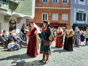 Českým Krumlovem prošel historický průvod, kráčelo v něm téměř 650 kostýmů