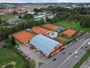 Nové sportoviště padel: Sport 21. století přichází do Českých Budějovic