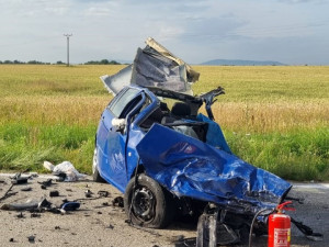Vážná dopravní nehoda u Libějovic. Řidič osobního auta zemřel