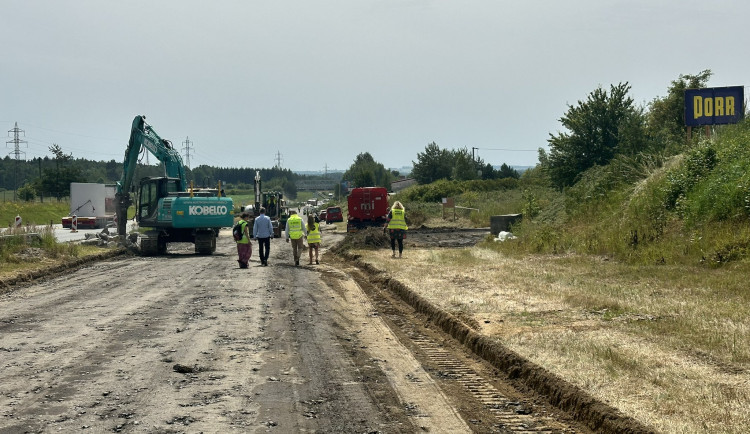 Ředitelství silnic vyplatilo náhradu za vyvlastnění pozemků motocentra u Tábora