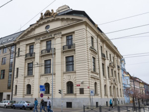 Česká národní banka digitalizuje a ruší své pobočky, omezení se dotkne i budovy na Lannově třídě