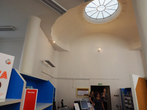 Táborská knihovna se přesunula na náměstí a po dvou měsících se opět otevírá čtenářům