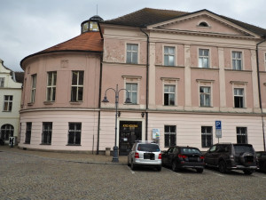 Táborská knihovna se přesunula na náměstí a po dvou měsících se opět otevírá čtenářům