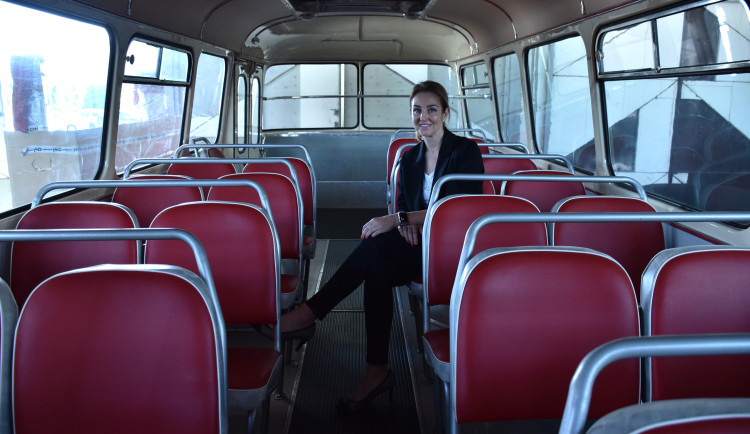 Setkávám se s různými osudy a příběhy lidí, říká personalistka Dopravního podniku města České Budějovice Romana Tesařová