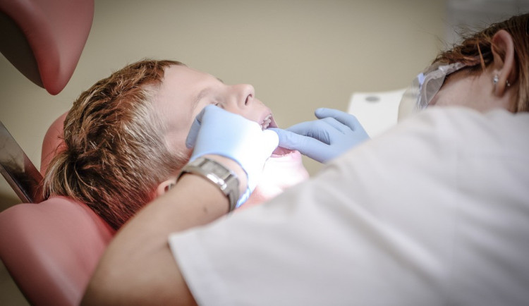 V Písku vznikne zubní klinika pro pět zubařů. Místní vyděsila výše placených služeb, kraj však obavy klidní