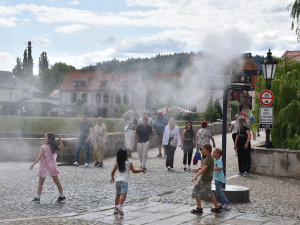 Rozcestník u Kamenného mostu v Písku se proměnil v mlžítko, město plánuje jejich počet do budoucna rozšířit