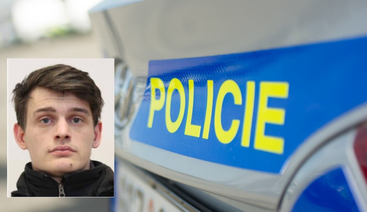 Policie pátrá po psychicky nemocném muži, který utekl z nemocničního parkoviště a nemá u sebe potřebné léky