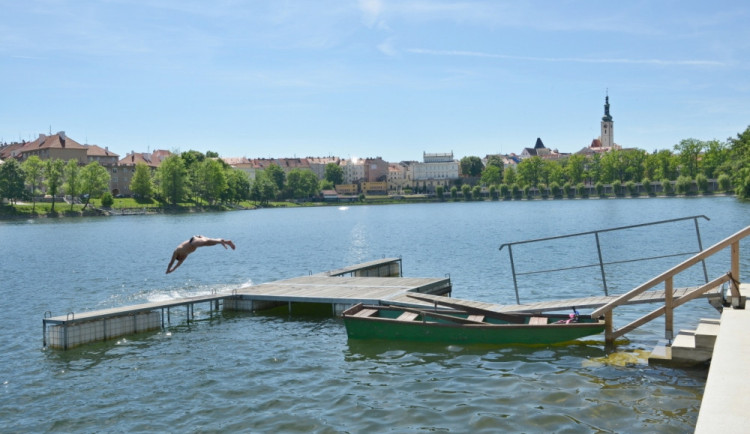 Kvalita vody v Jordánu se zhoršila, lidé by se po vodní rekreaci měli osprchovat