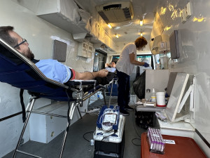 Nemocnice potřebují dárce krve a kostní dřeně, chybí jich tisíce. Chodí raději prodávat plazmu