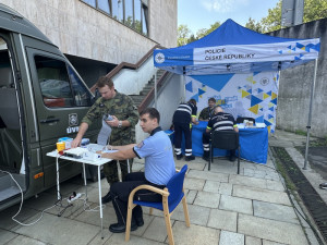 Nemocnice potřebují dárce krve a kostní dřeně, chybí jich tisíce. Chodí raději prodávat plazmu