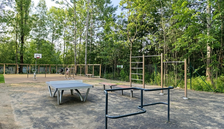 Další projekt participativního rozpočtu dokončený. V Novém Vrátě vzniklo nové hřiště a prostor pro relaxaci