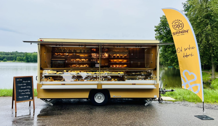 Díky novým pojízdným prodejnám PECiVÁL Na Kolech máte čerstvé pečivo na dosah ruky i u vody