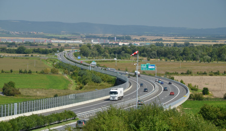 Stát začal hledat firmu, která dostaví D35 z Mohelnice do Čech. Hotovo má být v roce 2029