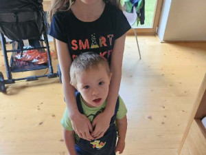 Rodina se stará o dvě handicapované děti. Do péče chce přijmout další, potřebuje ale pomoct