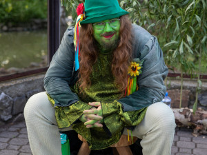 Pohádkové postavy a večerní život zvířat na vás čekají v Zoo Hluboká