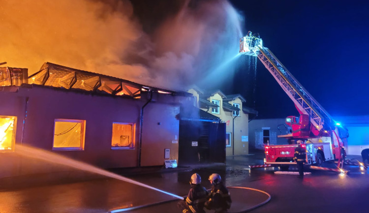 Požár dřevařské haly na Písecku způsobil škodu způsobil škodu 25 milionů