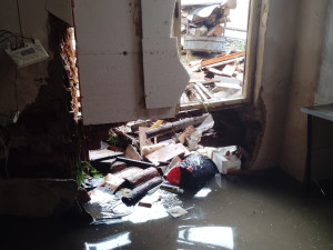 Sklárnu ve Stachách zaplavila voda. Metrová vlna zničila nejen vybavení, ale i výrobky