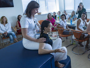 Jindřichohradecká porodnice pořídila do jednoho z pokojů porodní gauč
