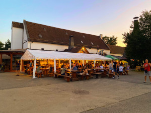Hudební festival Loučení s létem v minipivovaru Kněžínek zve na kapely i příjemnou atmosféru